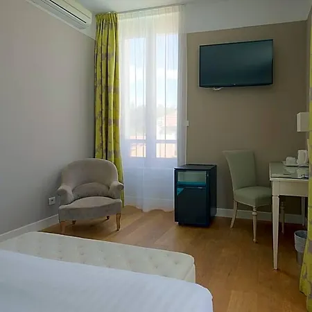 فندق Le Renoir سارلات