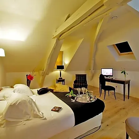 Le Renoir 3* سارلات