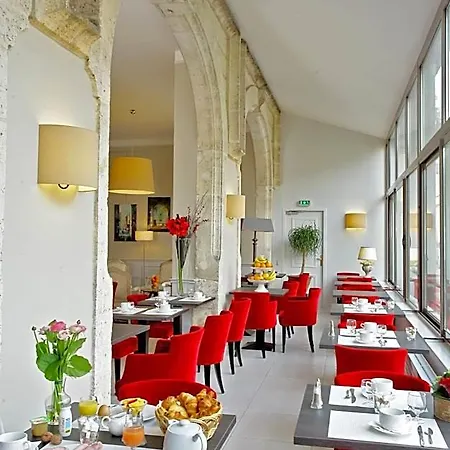 Le Renoir 3* سارلات